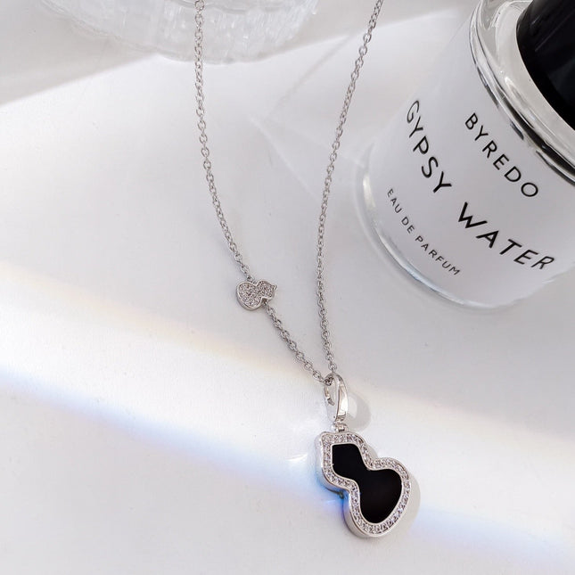 WULU 2 MOTIF ONYX SILVER NECKLACE