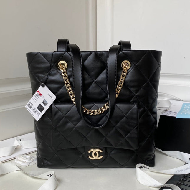 CC 19 TOTE 33CM BLACK LAMBSKIN GOLD HARDWARE