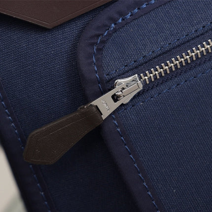 HM HERBAG ZIP 31 NAVY AND CHOCOLATE CANVAS