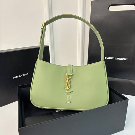 LE 5 À 7 BAG 24 LIGHT GREEN CALFSKIN