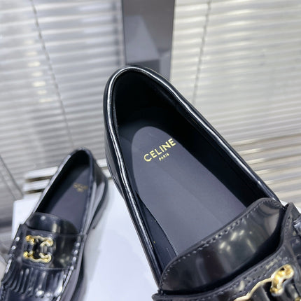 MARGARET CHUNKY LOAFER WITH FRINGES AND TRIOMPHE CHAIN IN POLISHED BULL BLACK