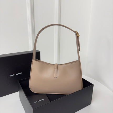 LE 5 À 7 BAG 24 BEIGE CREAM CALFSKIN