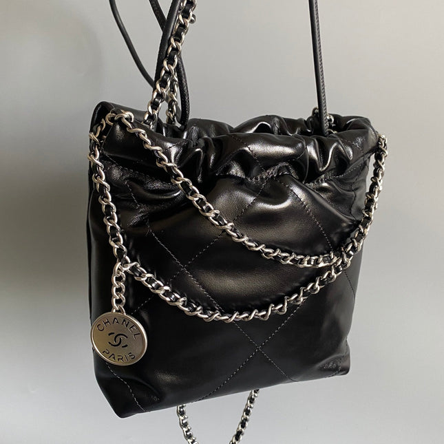 CC HOBO MINI 20CM BLACK LAMBSKIN SHW