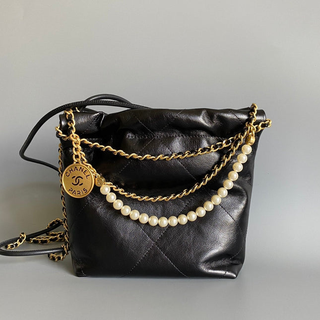 CC HOBO MINI 20CM BLACK LAMBSKIN PEARL CHAIN GHW