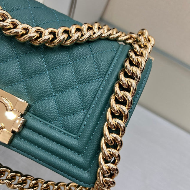 BOY BAG SMALL 20 EVER GREEN CAVIAR GOLD HARDWARE