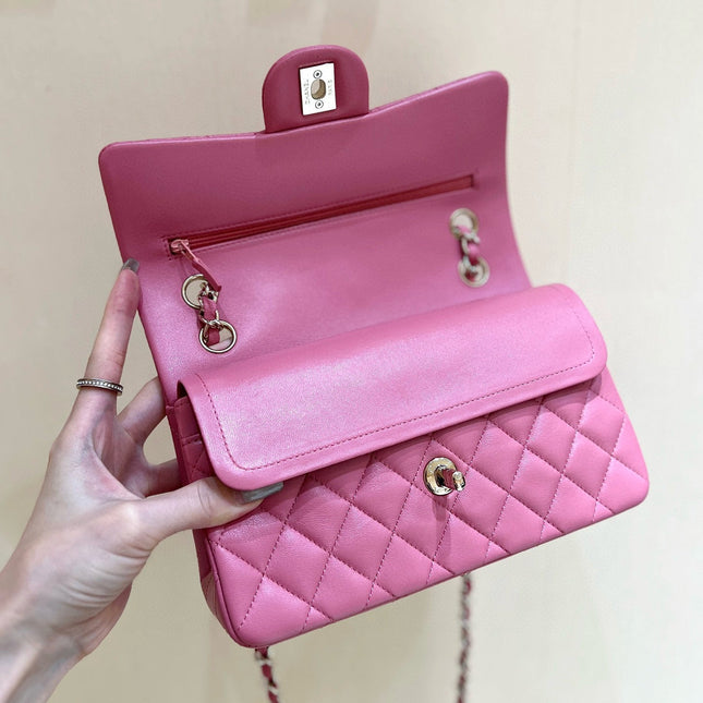 FLAP BAG 23CM GEM PINK LAMBSKIN GOLD HARDWARE