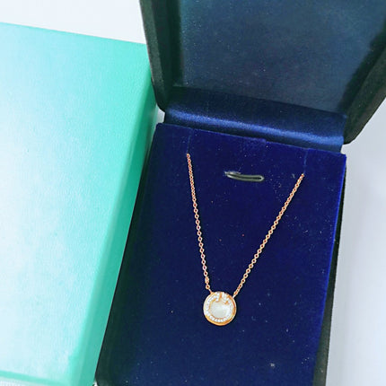 DIAMOND AND MOTHER PEARL CIRCLE NECKLACE PENDANT