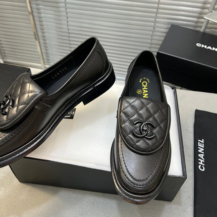 CC Women Loafers In Leather Black