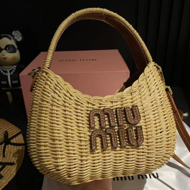 WANDER 25 WICKER BAG IN TAN/CARAMEL RATTAN