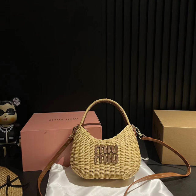 WANDER 25 WICKER BAG IN TAN/CARAMEL RATTAN