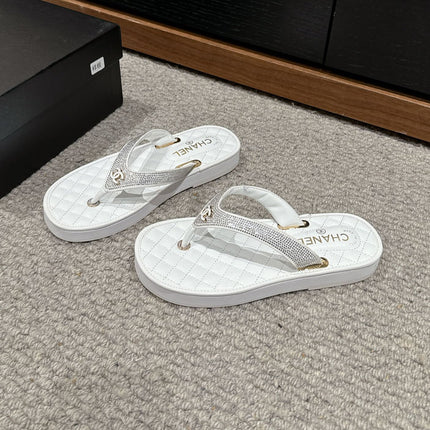 CC Women Toe-post slippers White Lambskin