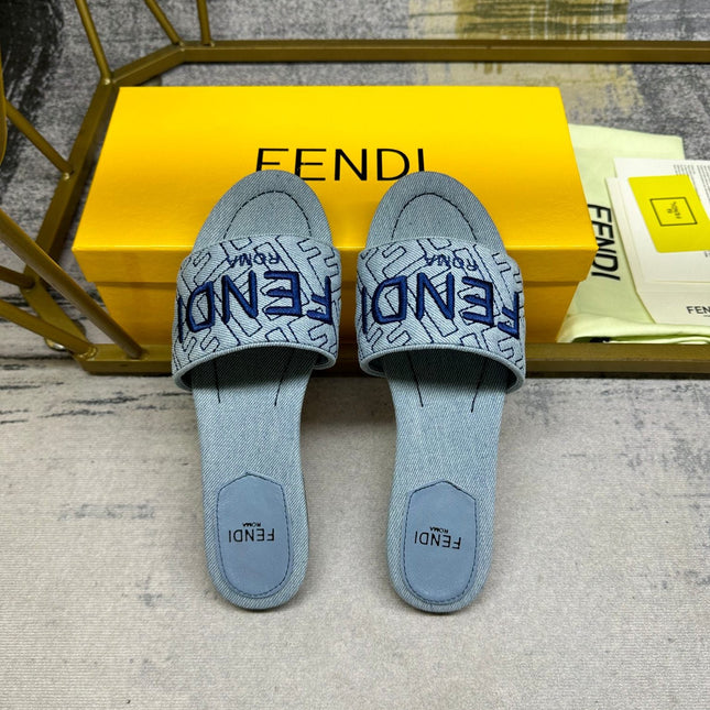 FF 5 Light Blue Canvas Slide