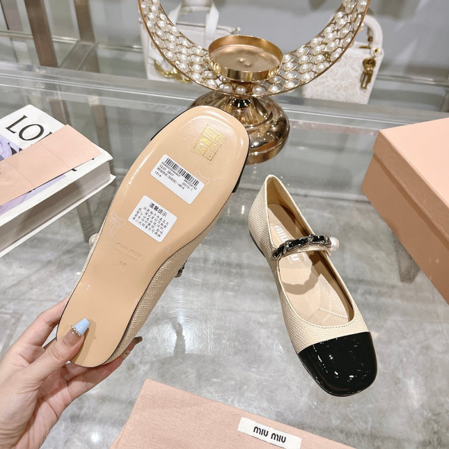 MARY JANE SANDAL CAP TOE BRIGHT CREAM SHEEPSKIN