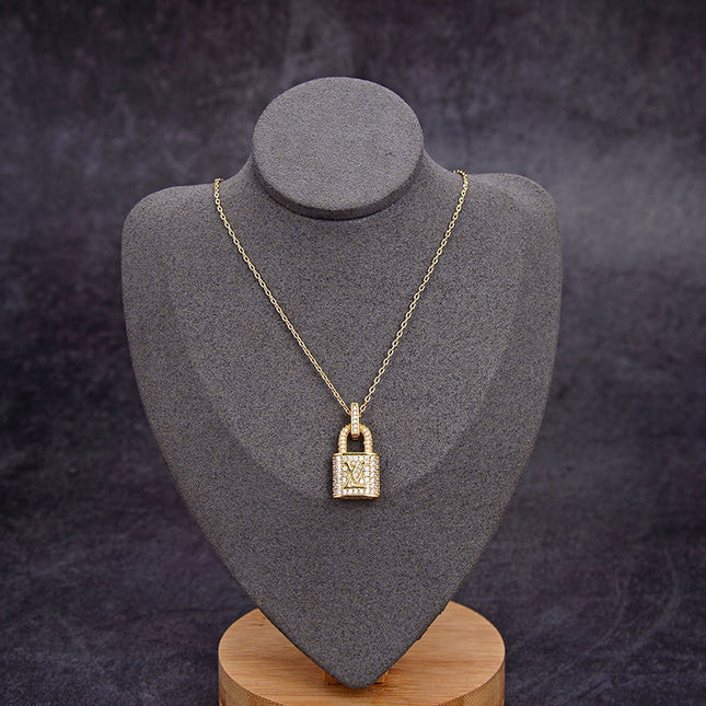 LV LOCK GOLD DIAMOND PENDANT NECKLACE