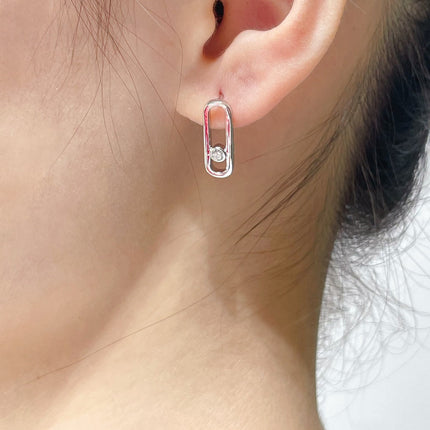MOVE UNO SMALL 1 DIAMOND EARRINGS